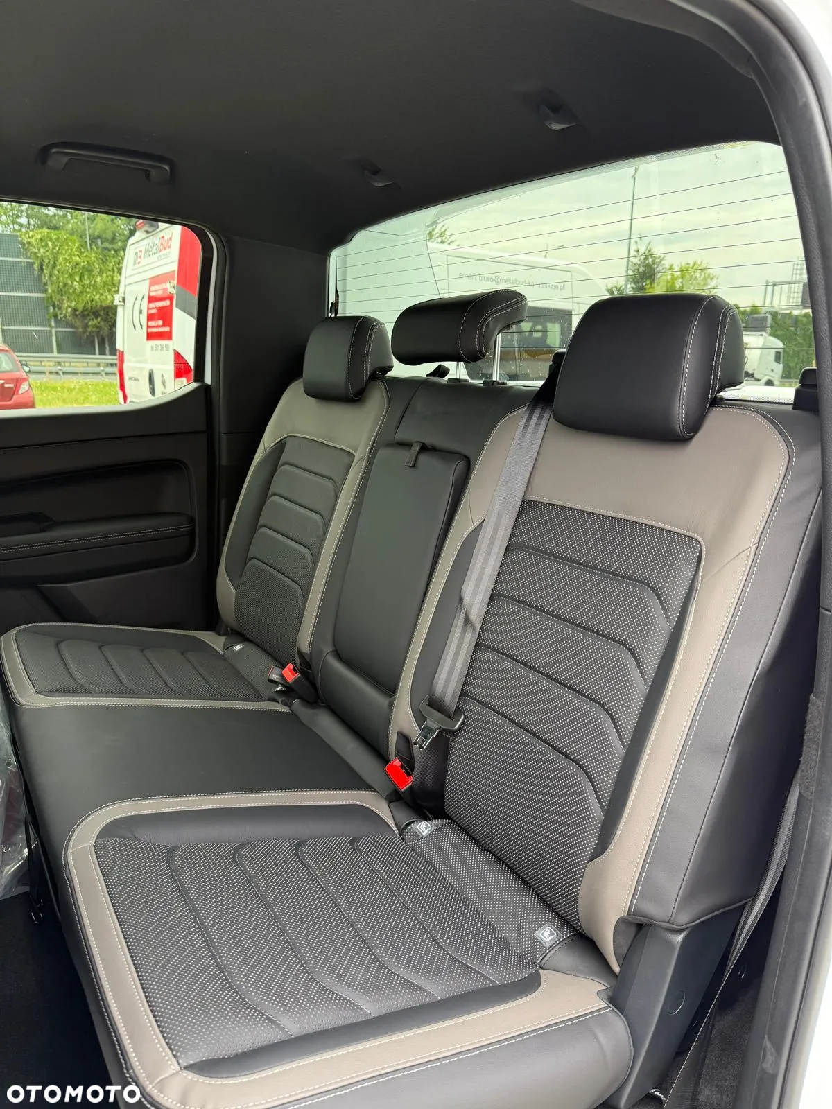 Volkswagen Amarok 3.0 V6 TDI 4Mot Aventura - 28