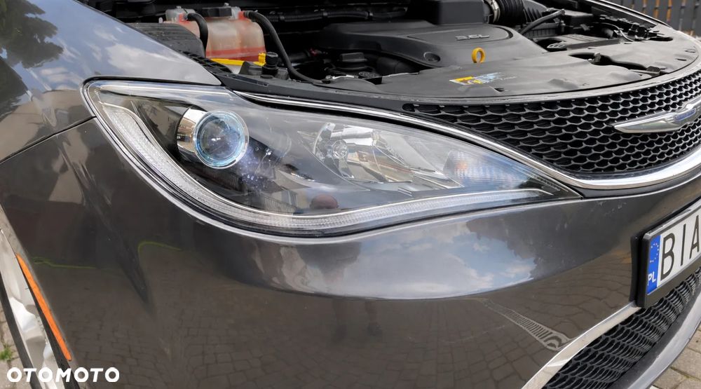 Chrysler Pacifica - 12