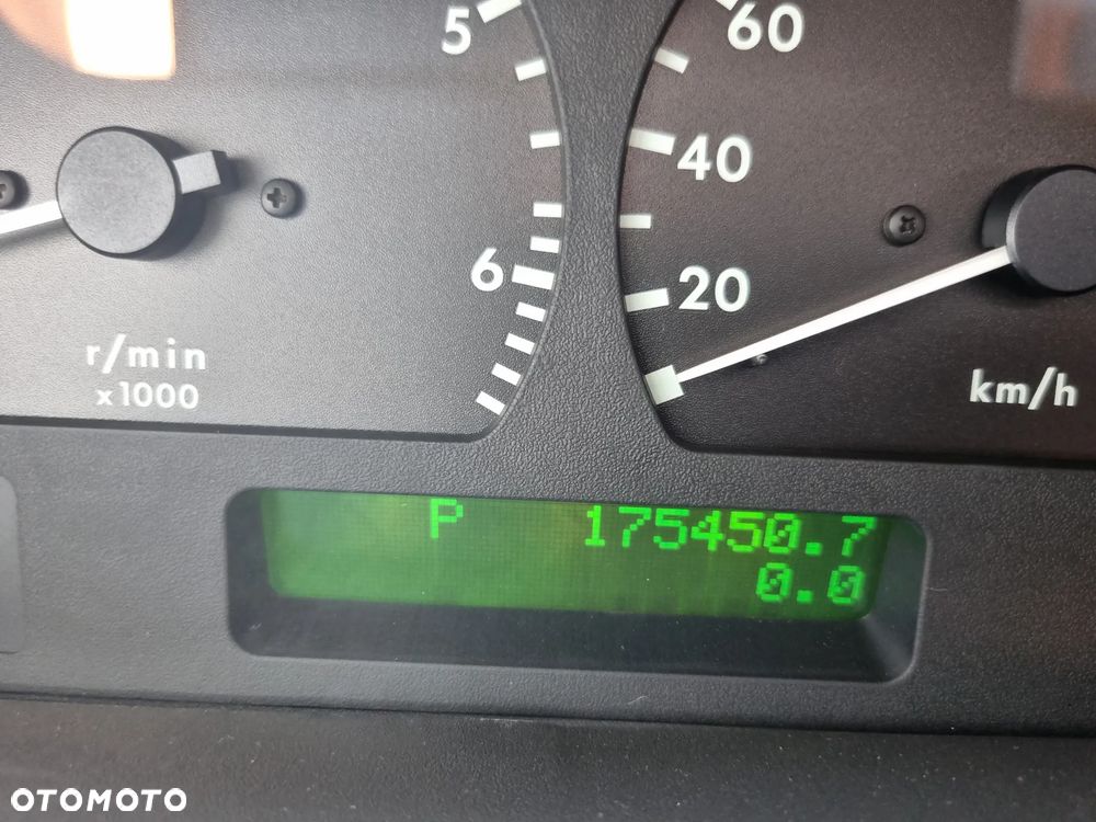 Land Rover Range Rover - 28
