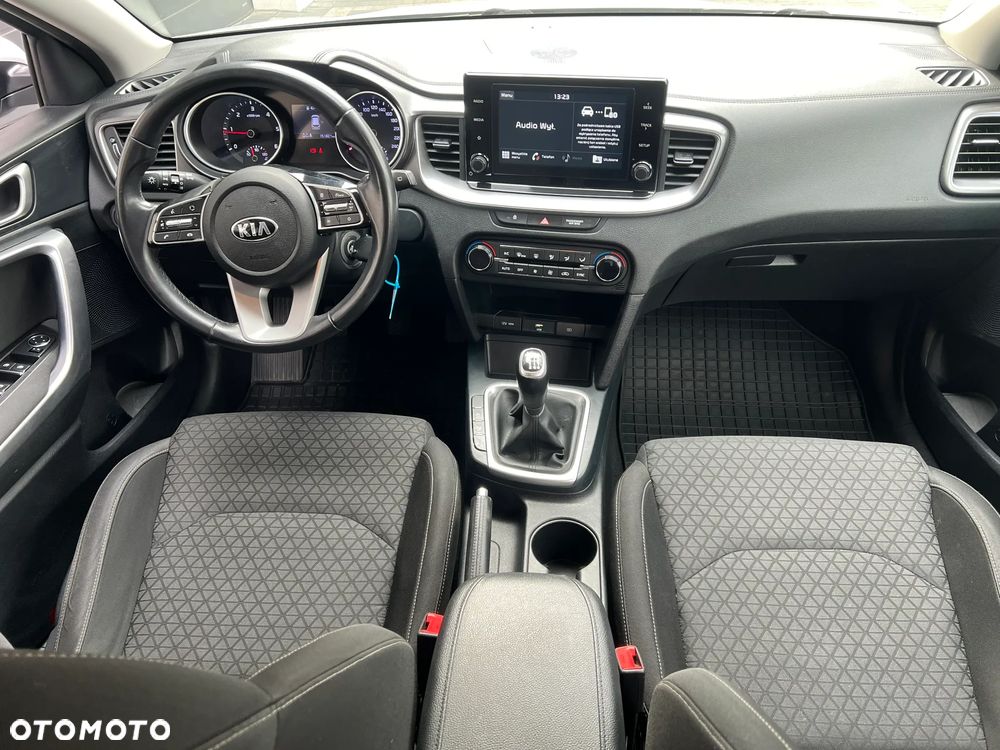 Kia Ceed 1.6 CRDi SCR L - 17