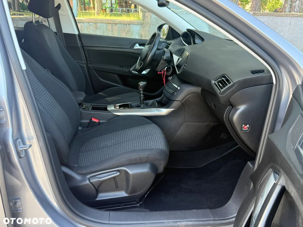 Peugeot 308 1.2 PureTech Active Pack S&S - 33