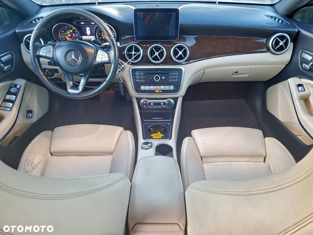 Mercedes-Benz CLA - 10
