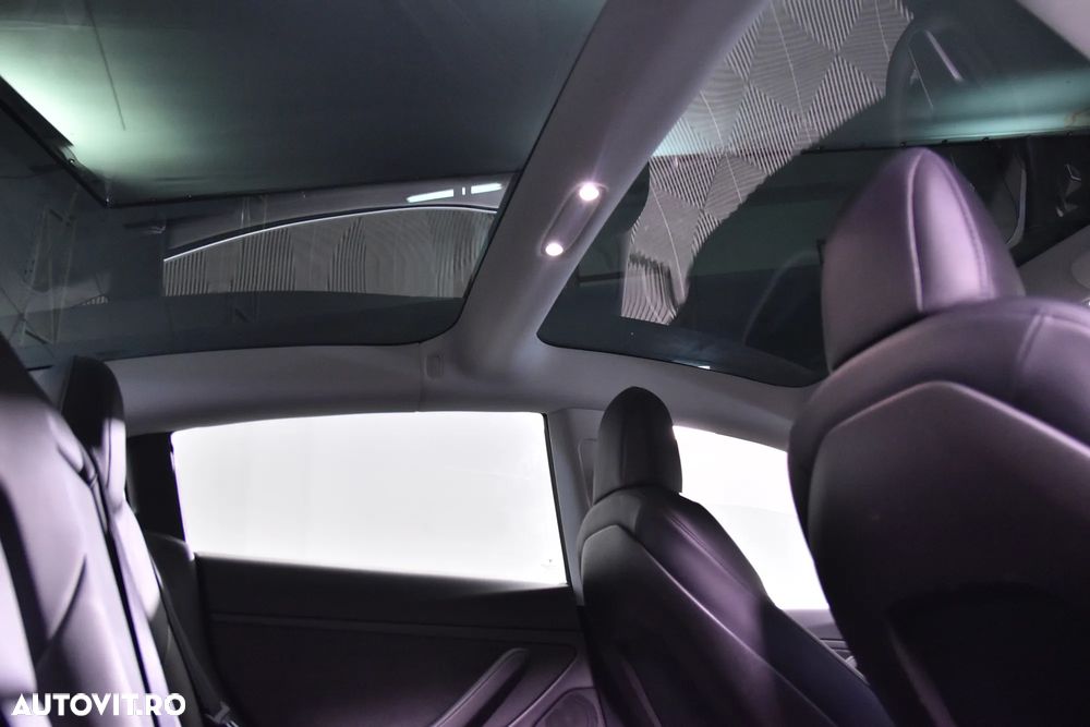 Tesla Model 3 Long Range - 19