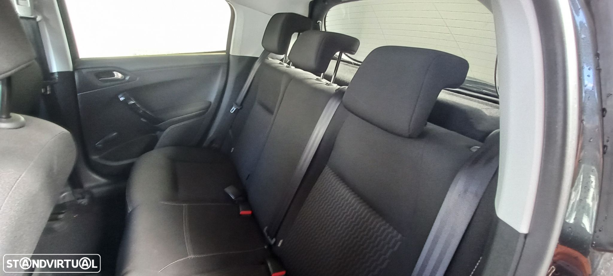 Peugeot 208 1.2 PureTech Style - 11