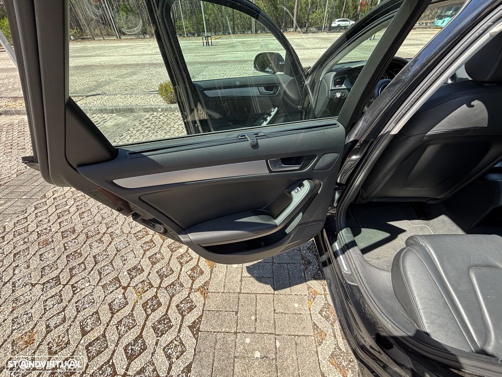Audi A4 Avant 2.0 TDI Business Line Sport - 30