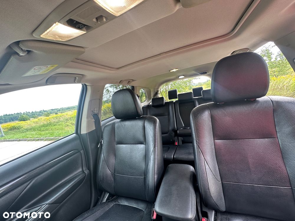 Mitsubishi Outlander 2.0 Instyle Navi 4WD CVT - 8