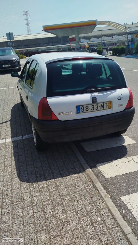 Renault Clio 1.2 RT - 2