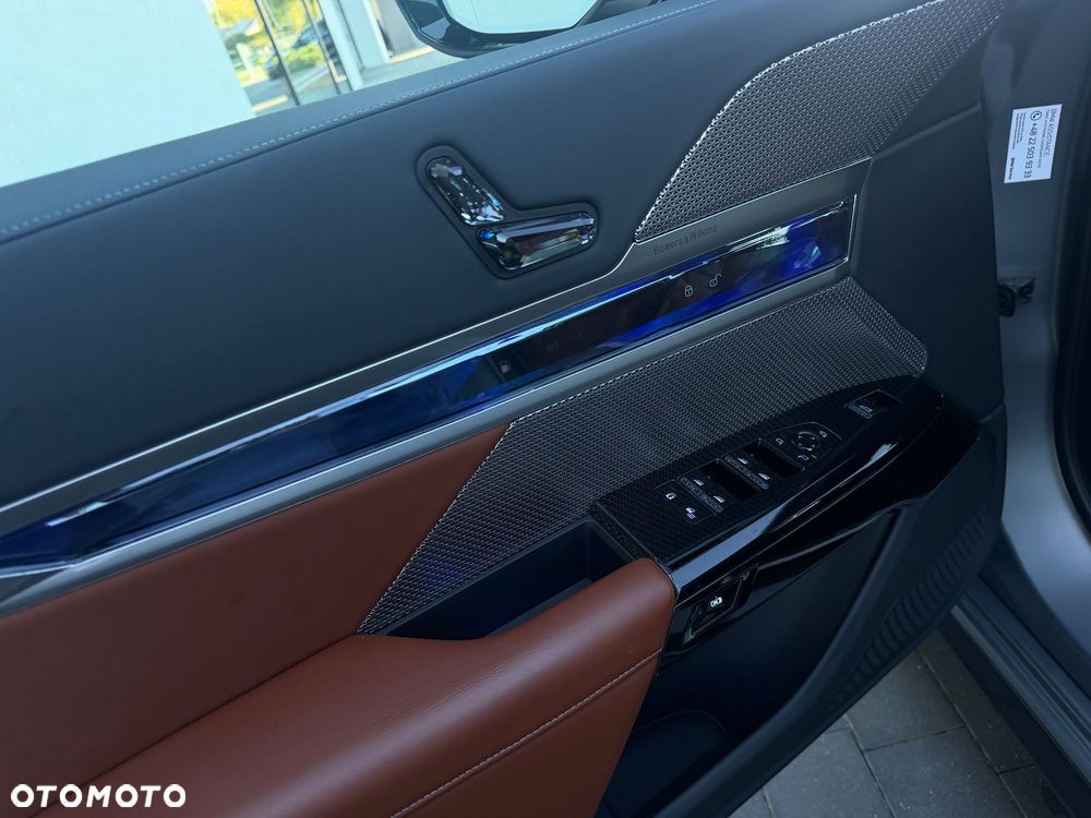 BMW Seria 7 M760e PHEV xDrive Individual Edition sport - 37