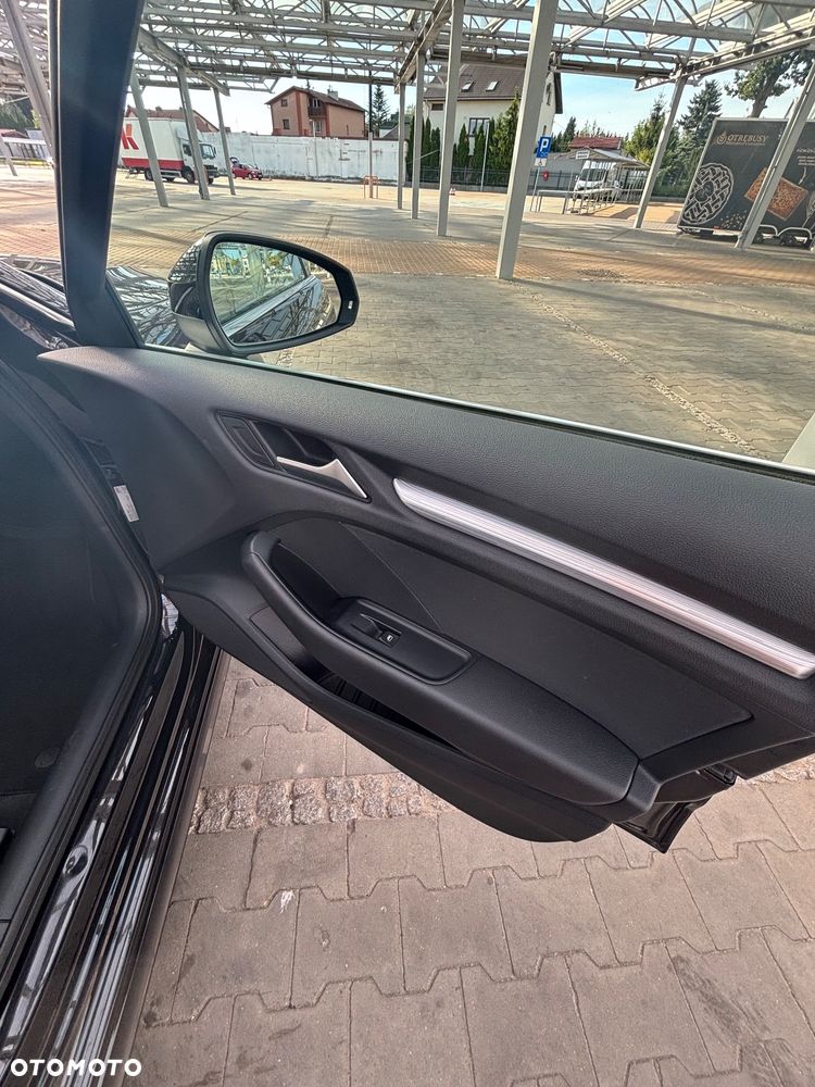 Audi A3 Sportback 1.6 TDI clean diesel Ambiente - 17