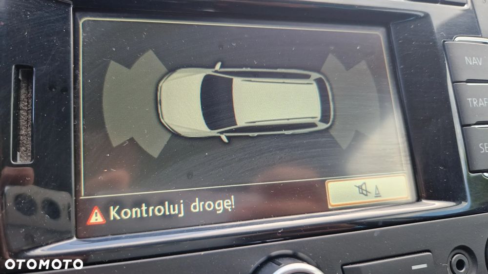Volkswagen Passat 2.0 TDI Individual - 23