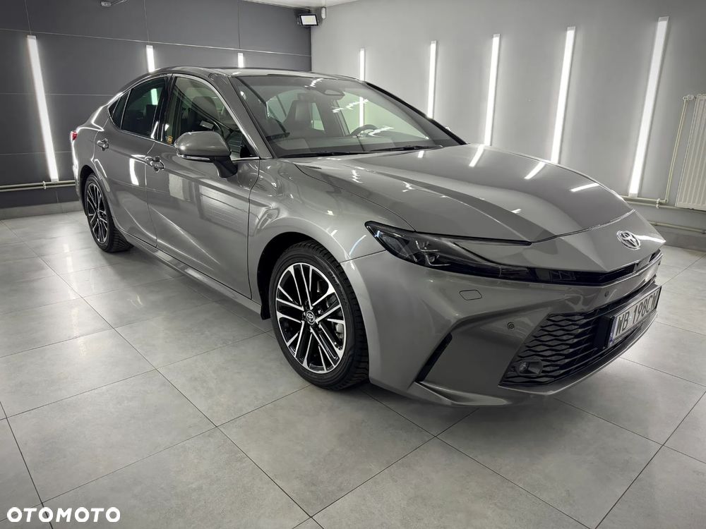 Toyota Camry 2.5 Hybrid Prestige CVT - 2