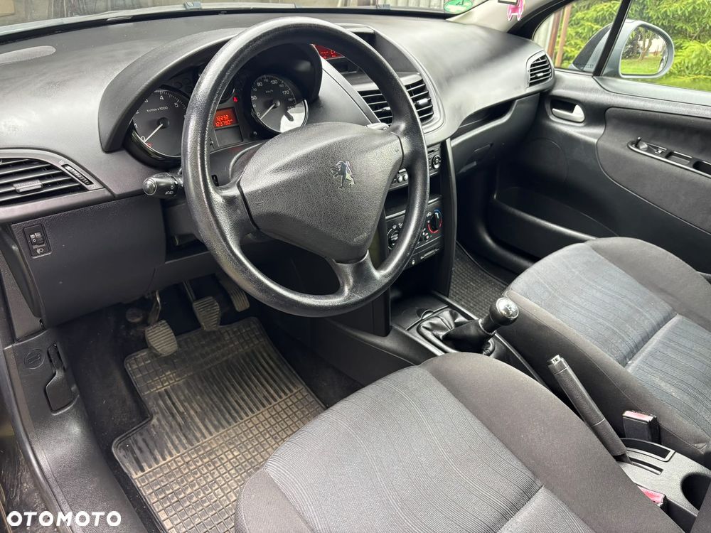 Peugeot 207 1.4 Presence - 10