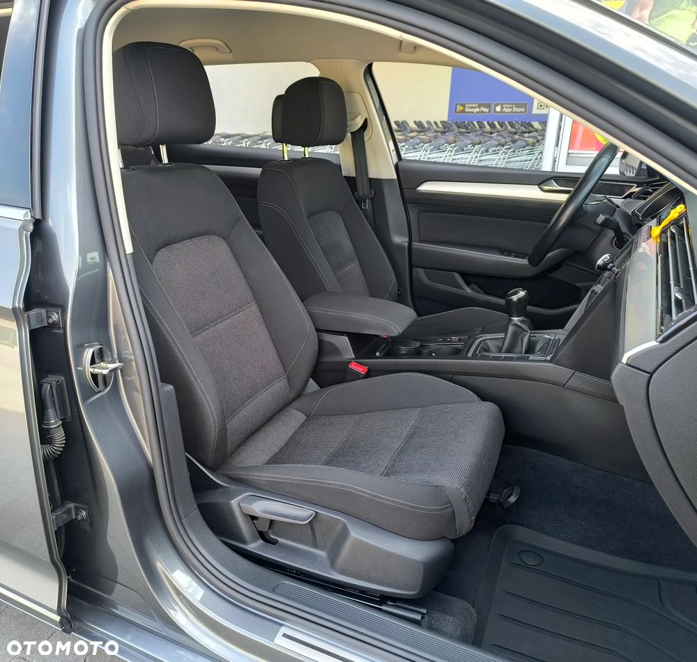 Volkswagen Passat 1.6 TDI (BlueMotion Technology) Comfortline - 26