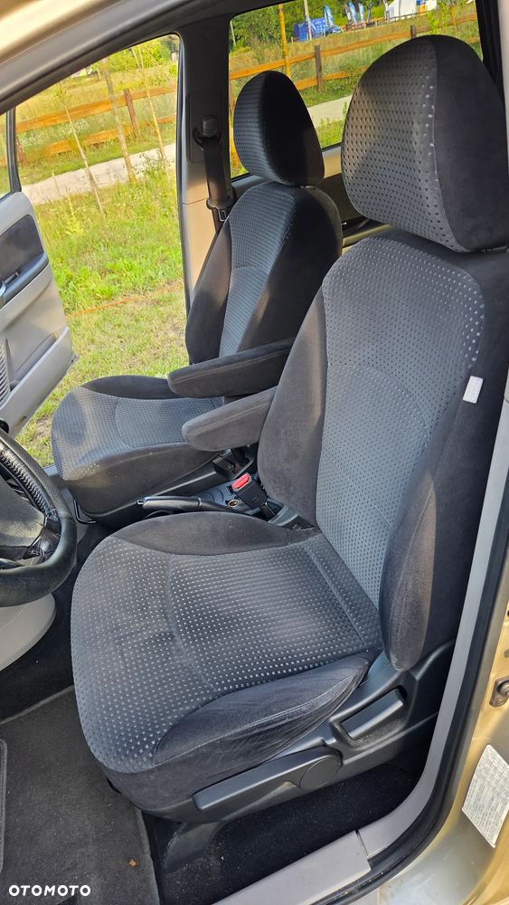 Mitsubishi Grandis 2.0 DID Intense - 28