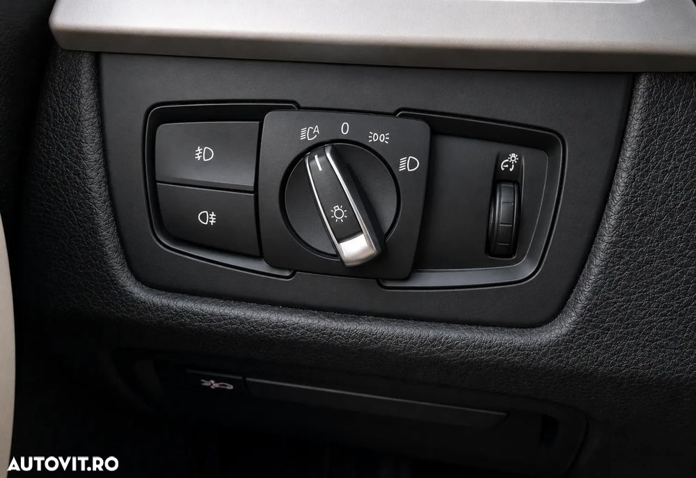 BMW Seria 3 320d Aut. - 9