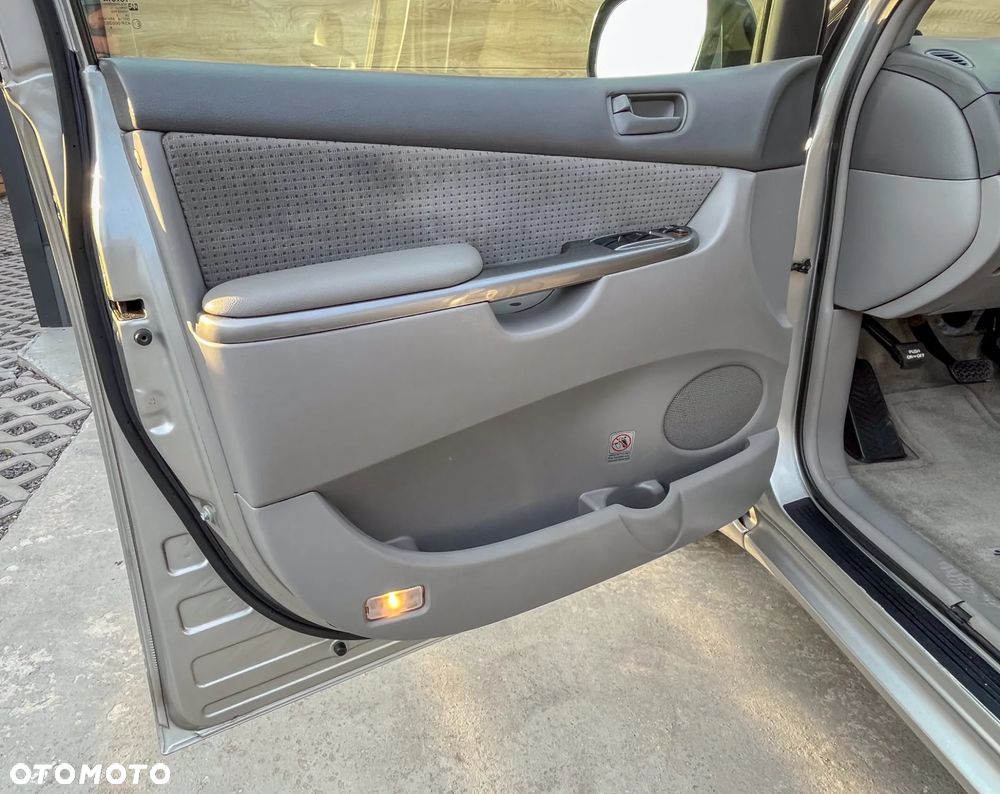 Toyota Sienna - 28