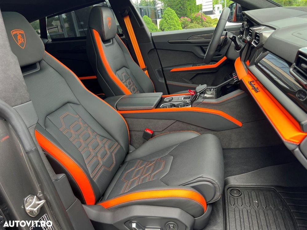 Lamborghini URUS - 12
