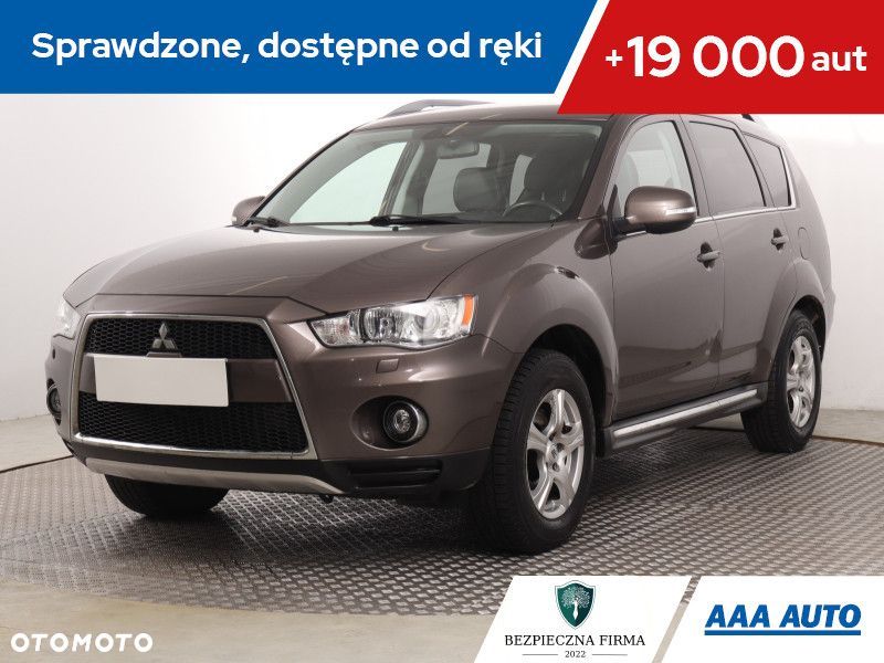 Mitsubishi Outlander - 2