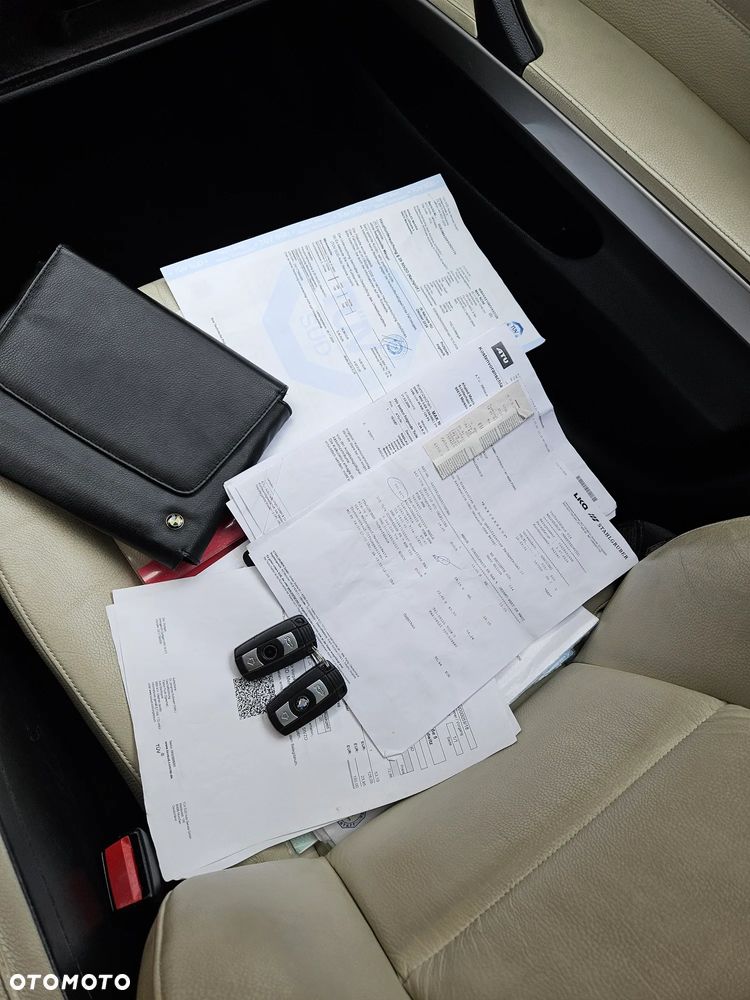BMW Seria 3 320i - 16
