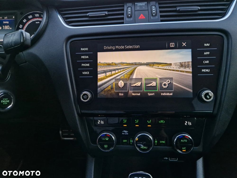 Skoda Octavia 2.0 TDI 4x4 DSG RS - 34