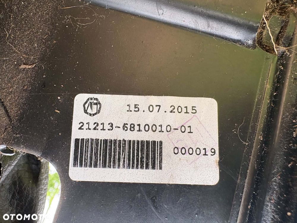 2 Fotele + Tylna Kanapa Łada Niva - 8