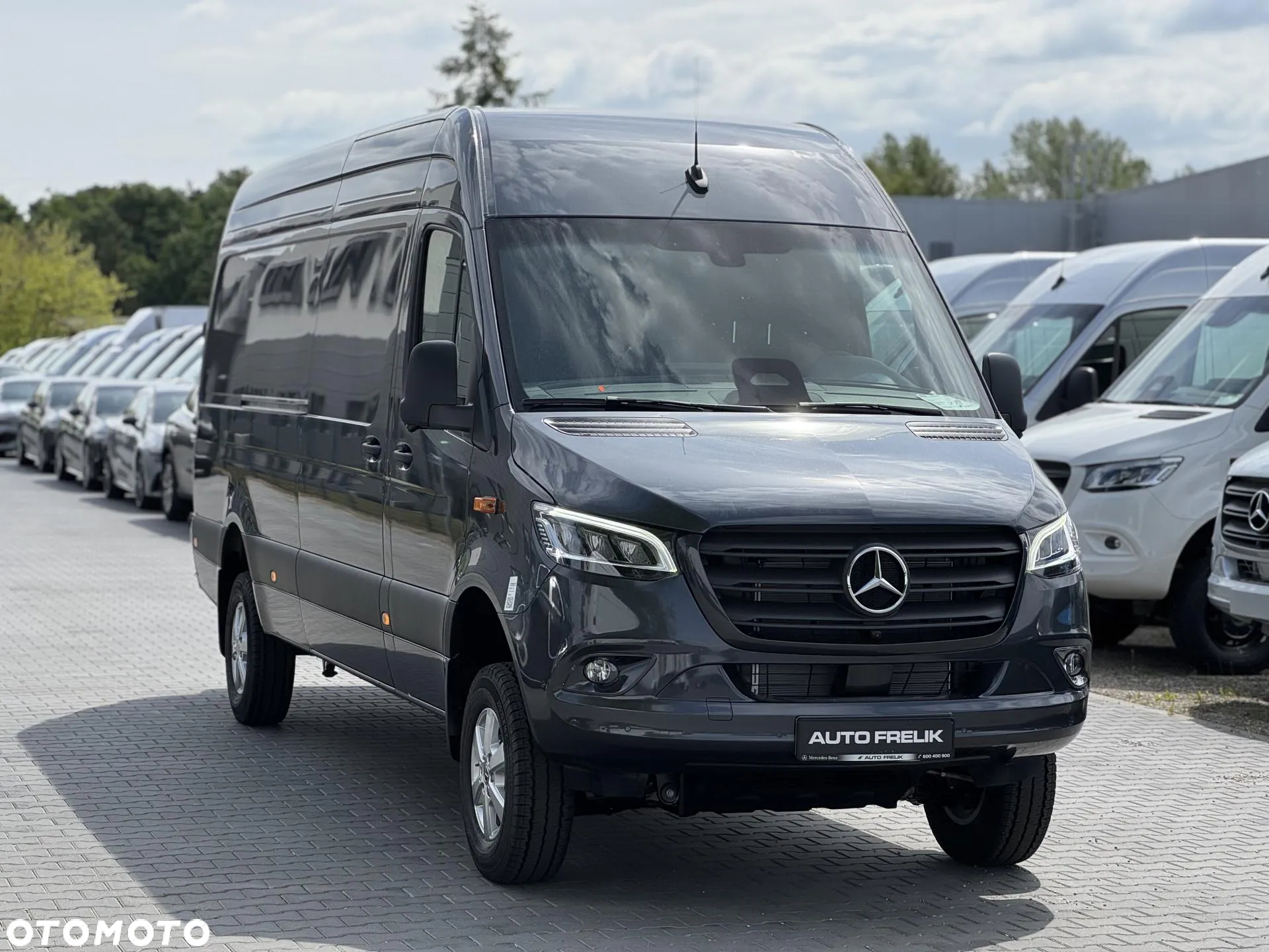 Mercedes-Benz Sprinter - 2