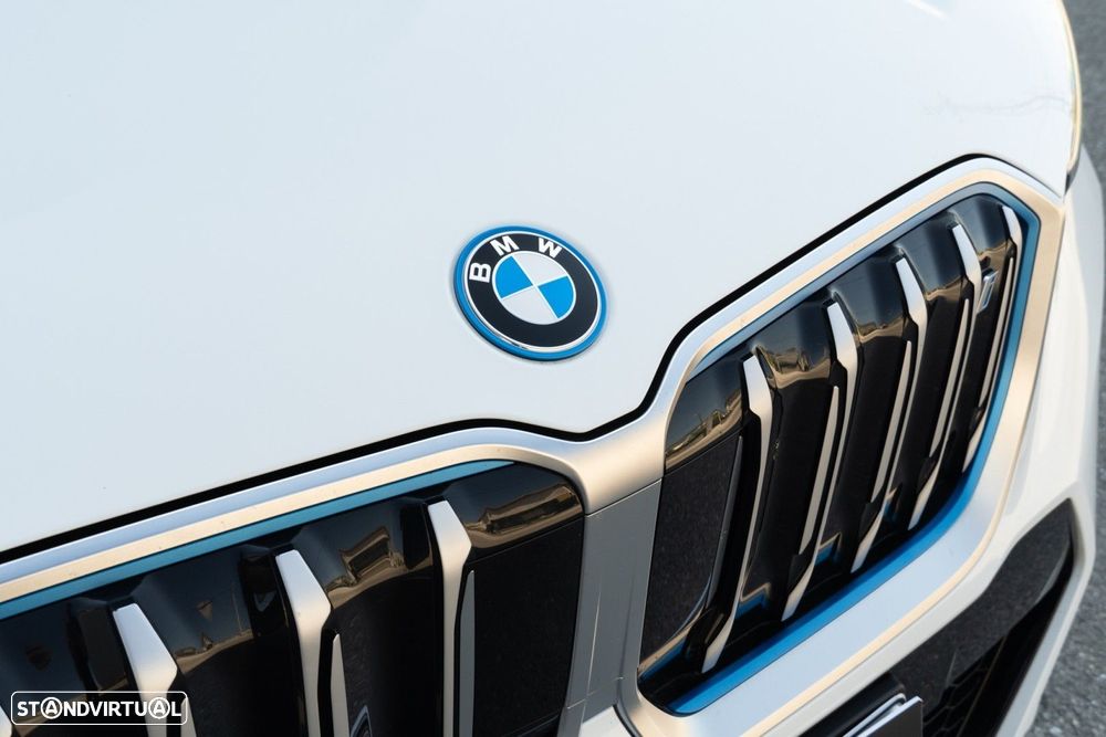 BMW iX1 xDrive30 Pack Desportivo M - 25