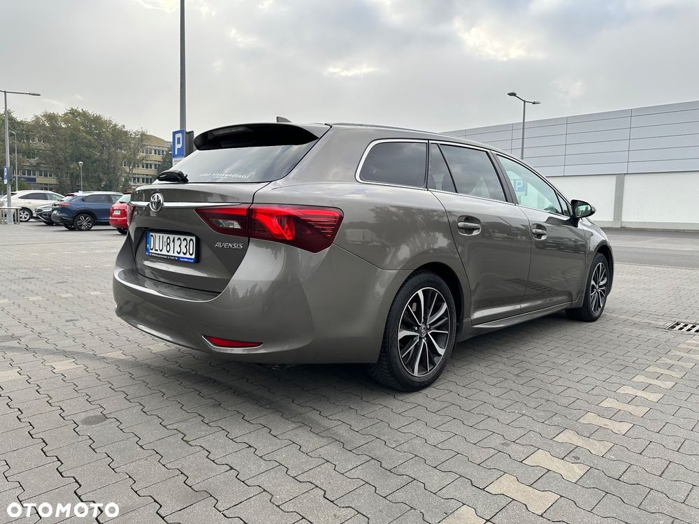 Toyota Avensis 1.8 Premium - 21