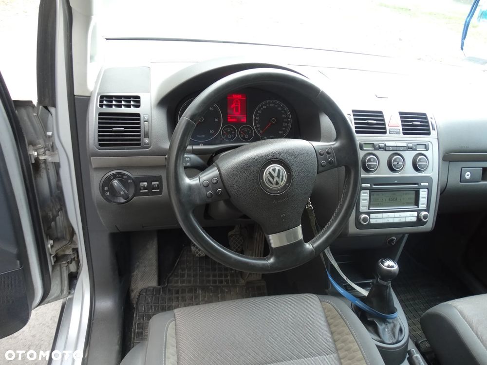 Volkswagen Touran 2.0 TDI DPF Cross - 3