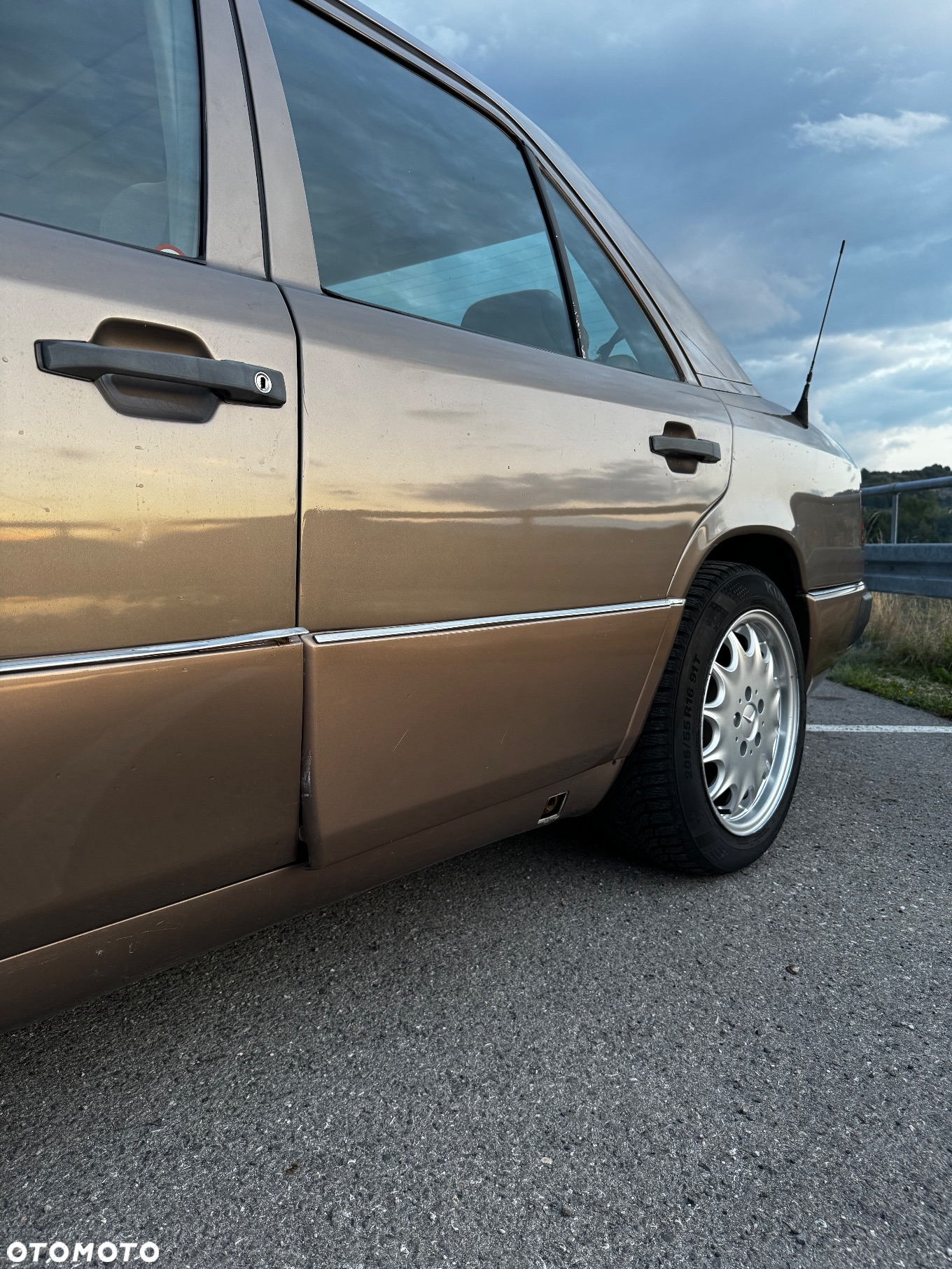 Mercedes-Benz Klasa E 260 4-Matic - 12