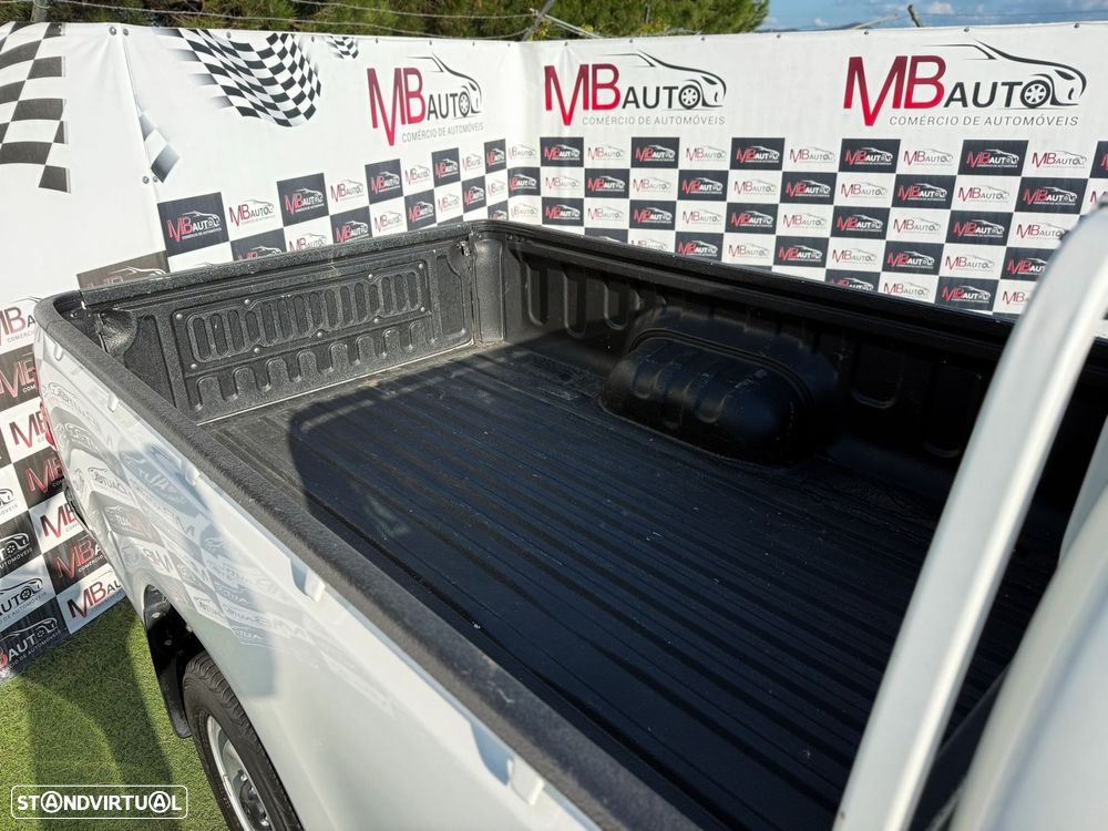 Toyota Hilux 2.4 D-4D 4WD CE CH - 15