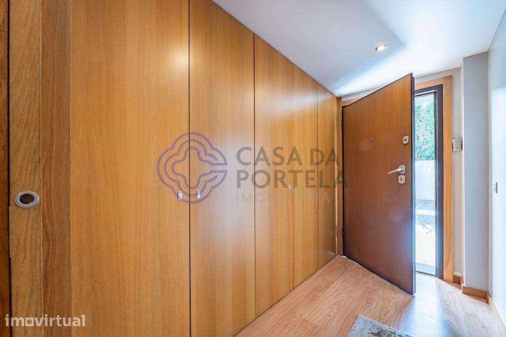 Excelente estado de conservação, 5 quartos, 3 suites, 5 casas de banho - Grande imagem: 2/47