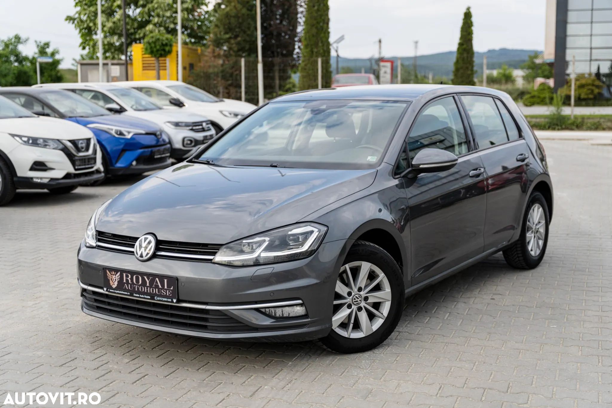 Volkswagen Golf 1.6 TDI DSG Comfortline - 1