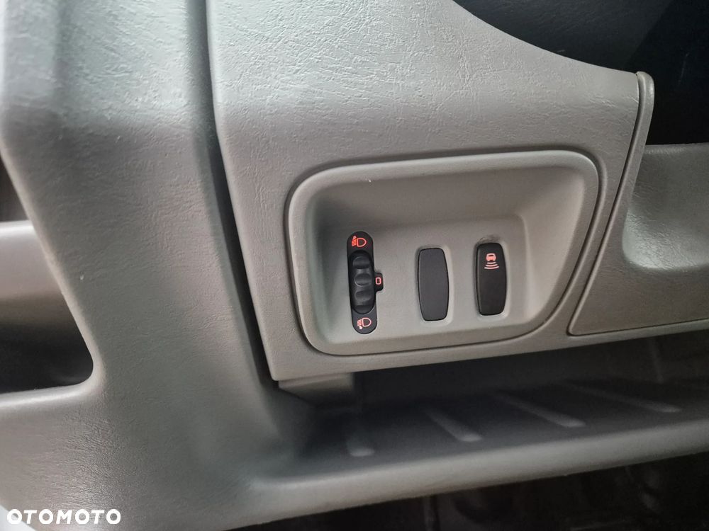 Opel Vivaro - 31