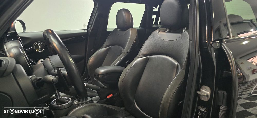 MINI 5 Portas Cooper SD Auto Desportiva - 39