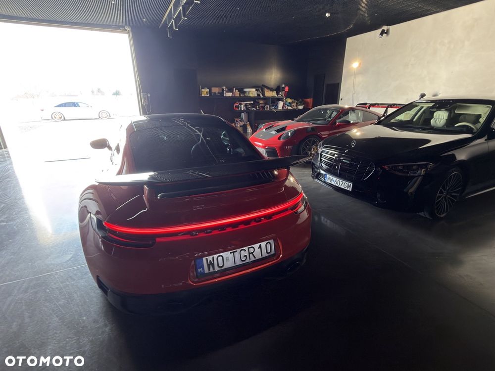 Porsche 911 Carrera 4 GTS - 6