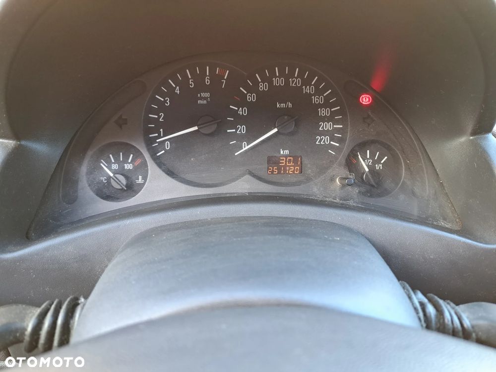 Opel Corsa - 10