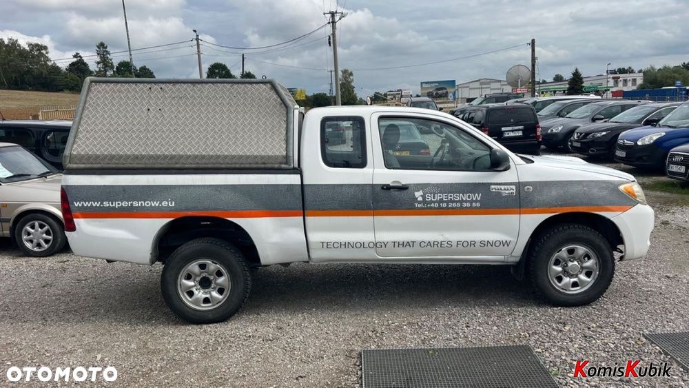 Toyota Hilux - 32