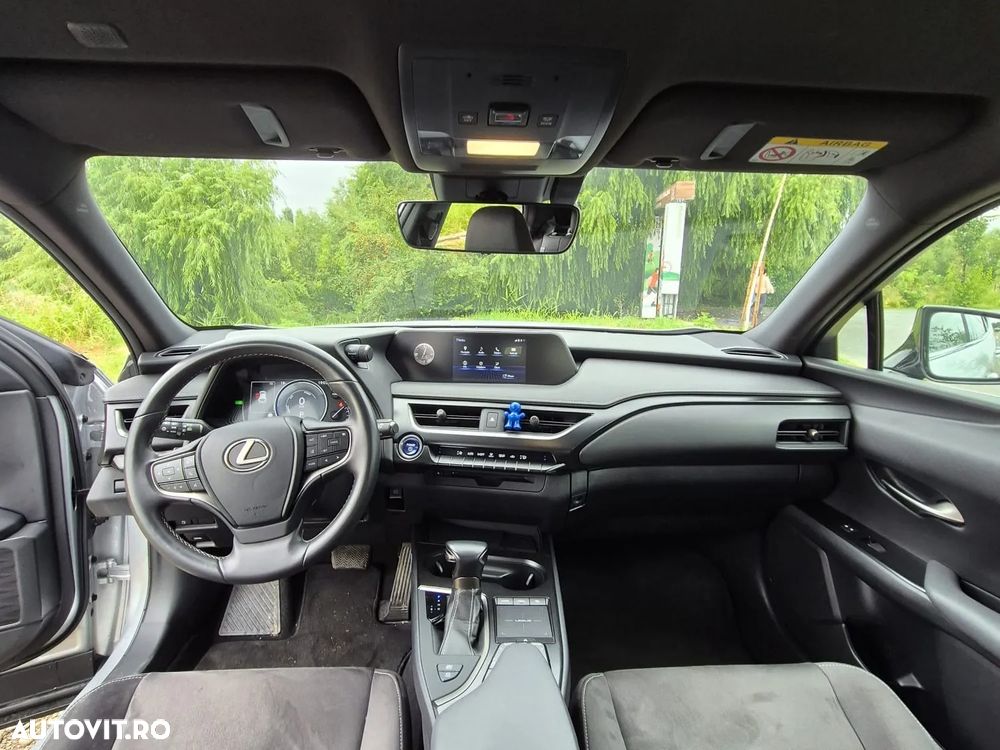Lexus UX 250h 2.0L HEV 20H- (178 HP) 4X2 CVT Business - 10