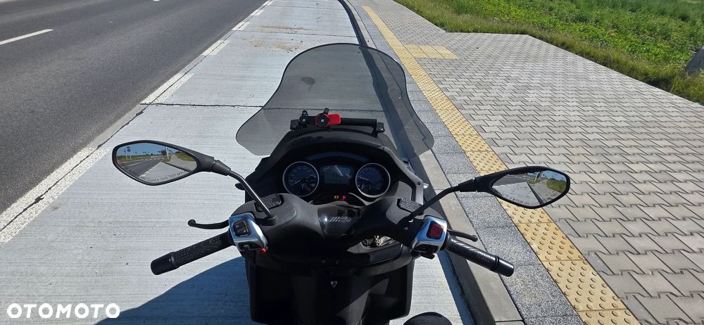 Piaggio MP-3 - 7