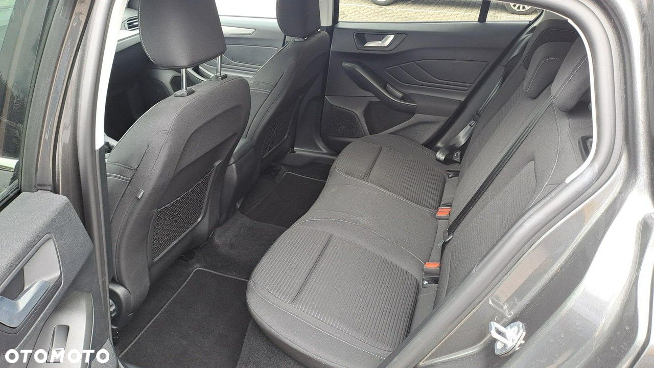 Ford Focus - 10