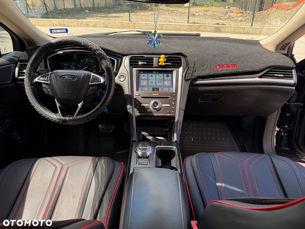 Ford Fusion - 13