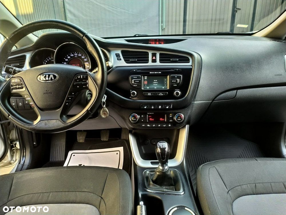 Kia Ceed 1.6 GDI ISG Dream-Team Edition - 17