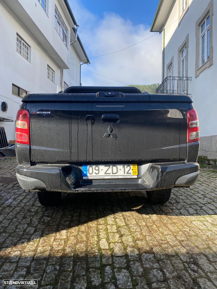 Mitsubishi L200 2.4 DI-D CD Intense Sportbox Space Cab Strakar 4WD - 2