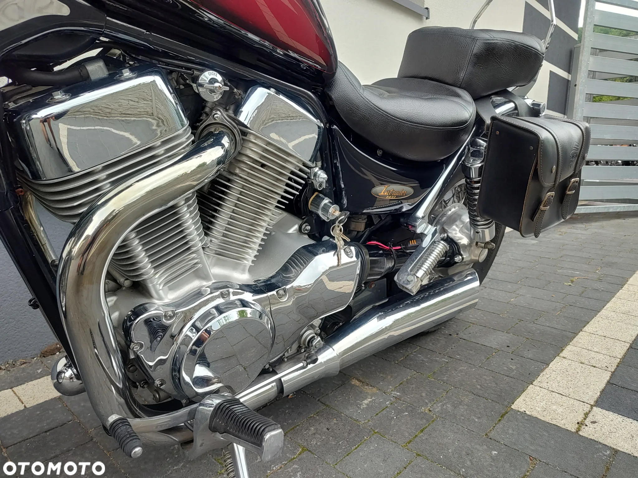 Suzuki Intruder - 10