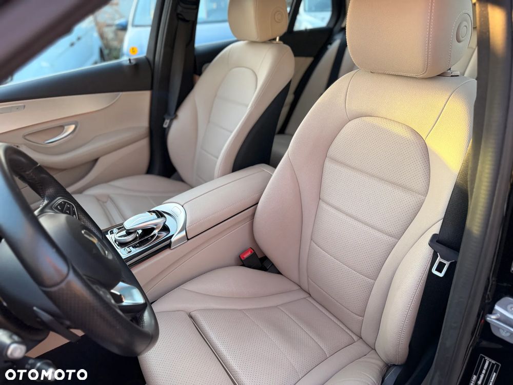 Mercedes-Benz Klasa C 200 4-Matic 7G-TRONIC - 28