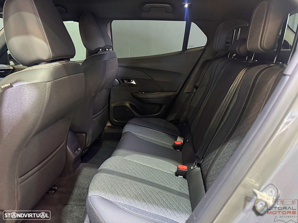 Peugeot 2008 PureTech 130 EAT8 Allure - 17