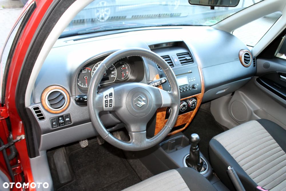 Suzuki SX4 1.6 GS / Premium 4WD - 11