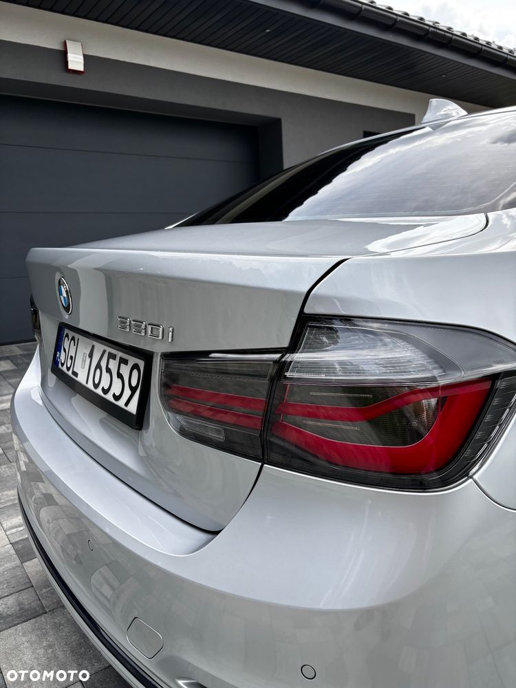 BMW Seria 3 330i Sport Line - 7