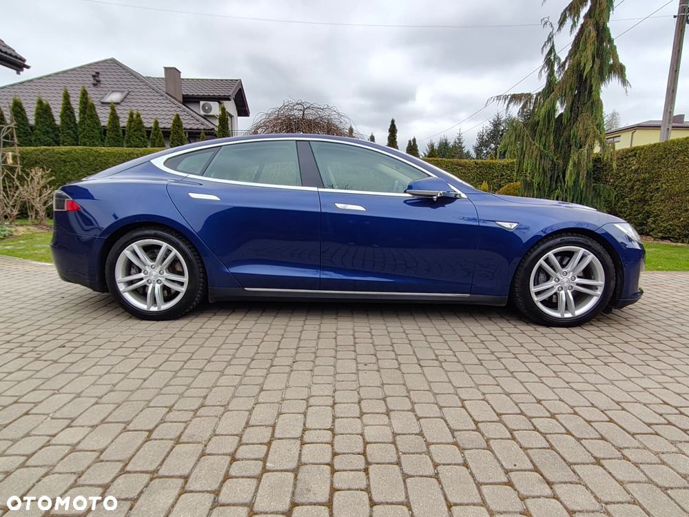 Tesla Model S 85D Allradantrieb - 9